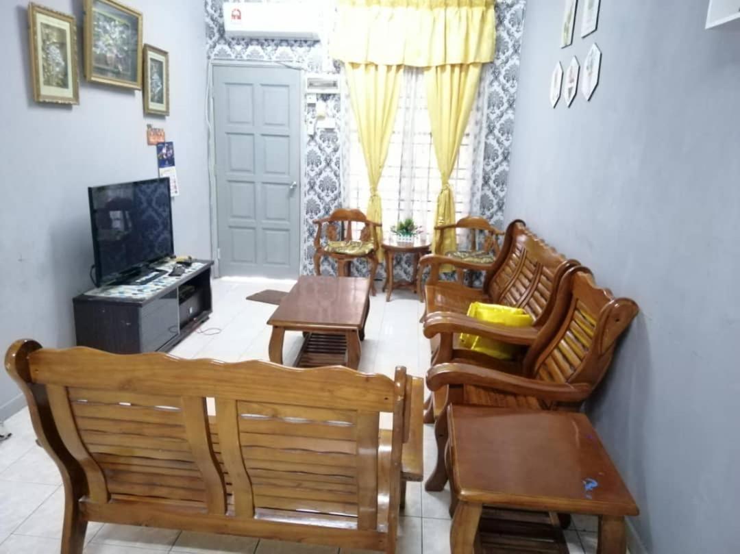 Homestay Perpaduan, Taman Bercham Raya Ulu Kinta Ipoh Perak Kampong Batu Lapan  Exterior foto