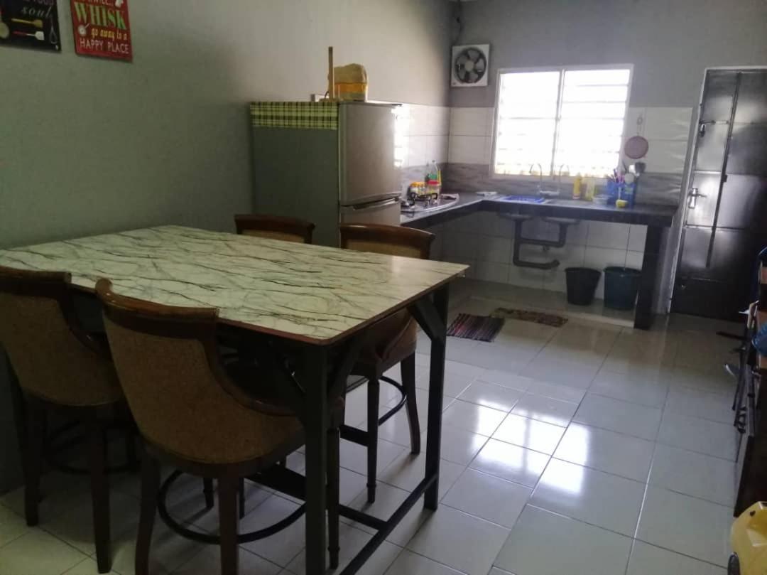 Homestay Perpaduan, Taman Bercham Raya Ulu Kinta Ipoh Perak Kampong Batu Lapan  Exterior foto